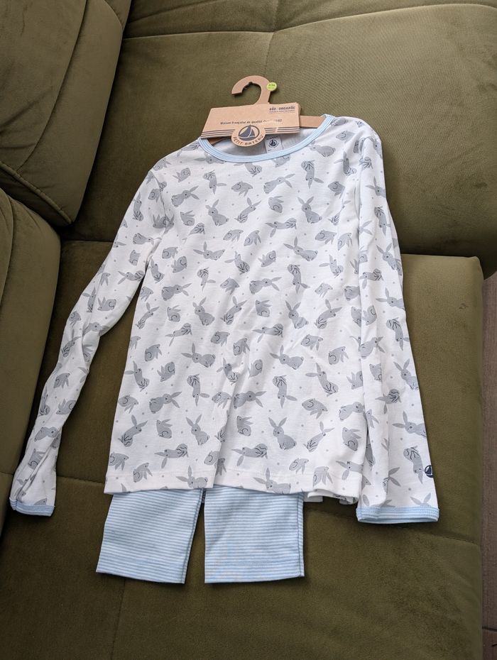 Pyjama enfant. Taille 10 ans. Neuf. Petit bateau