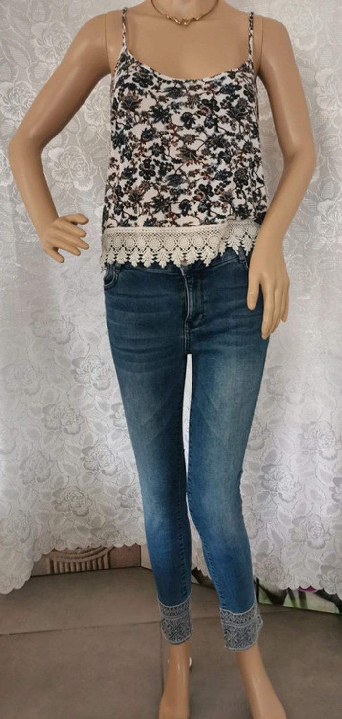 Jean. Bleu et blanc. Cache Cache