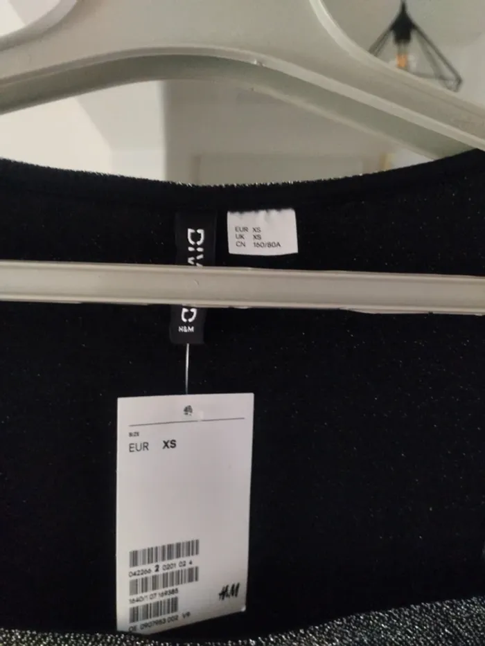 Joli top court brillant H&M neuf XS - photo numéro 4
