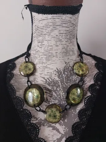 Collier fantaisie noir et vert