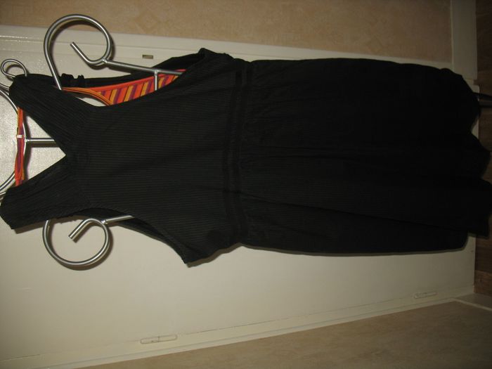 ROBE NOIRE + DÉBARDEUR RAYÉ "MISS CAPTAIN" - TAILLE 42 - n°23 - photo numéro 2