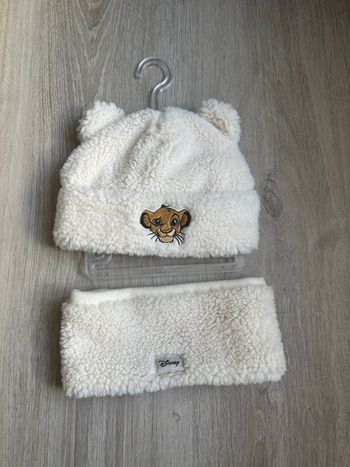 Bonnet et tour de cou