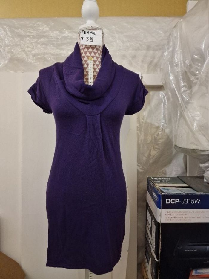 Robe, violette, en coton, en très très bon état, longueur 75cm, marque Zara =9€