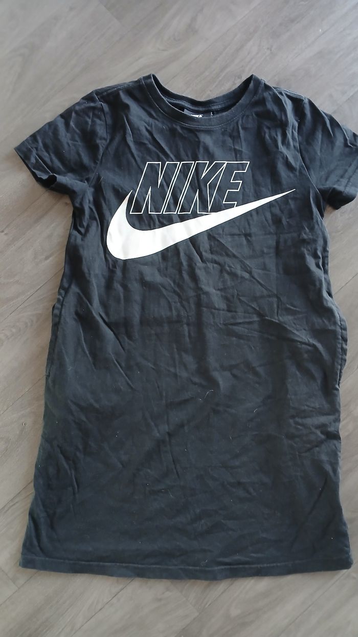 Robe nike  10/11ans