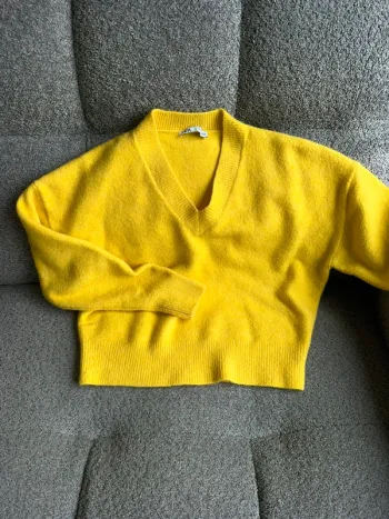 Pull oversize col V jaune Zara