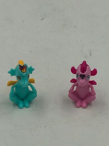 Lot de deux mini figurines Dragon rose et bleu