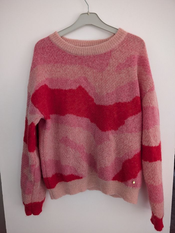 Pull en mohair et laine à zébrures beiges et fuchsia Suncoo T0
