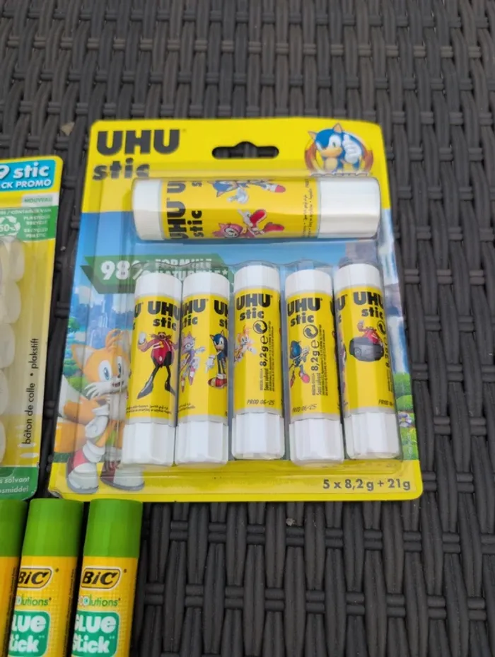 Lot de 18 tubes de colle uhu et bic - photo numéro 3