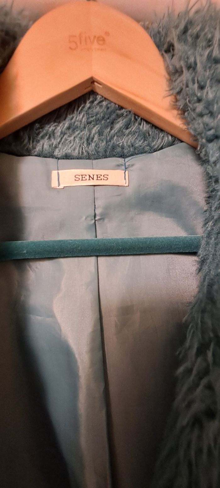 Manteau en fausse fourrure - photo numéro 2