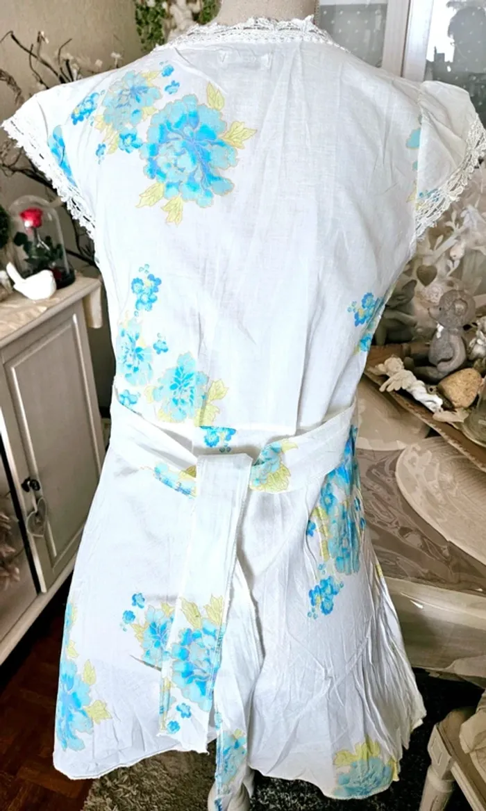 Robe courte ou tunique blanche fleurs bleues Micky Taille 38/40 Neuve - photo numéro 3