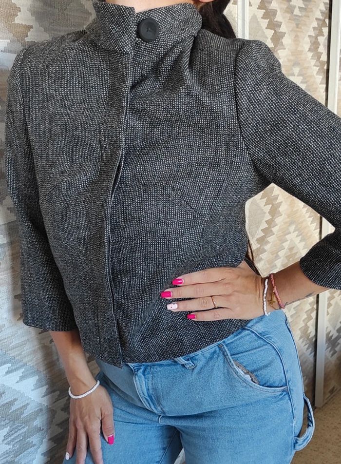Veste cardigan caban court Caroll 40 gris noir blanc en laine col montant gros bouton, classe