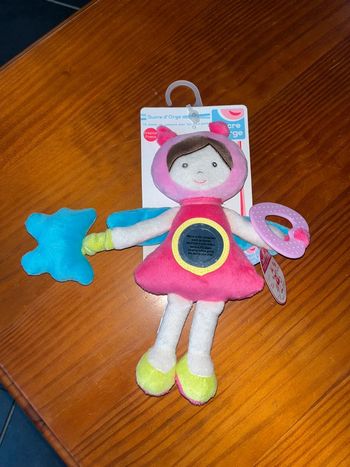 Doudou, poupée jouet d’éveil