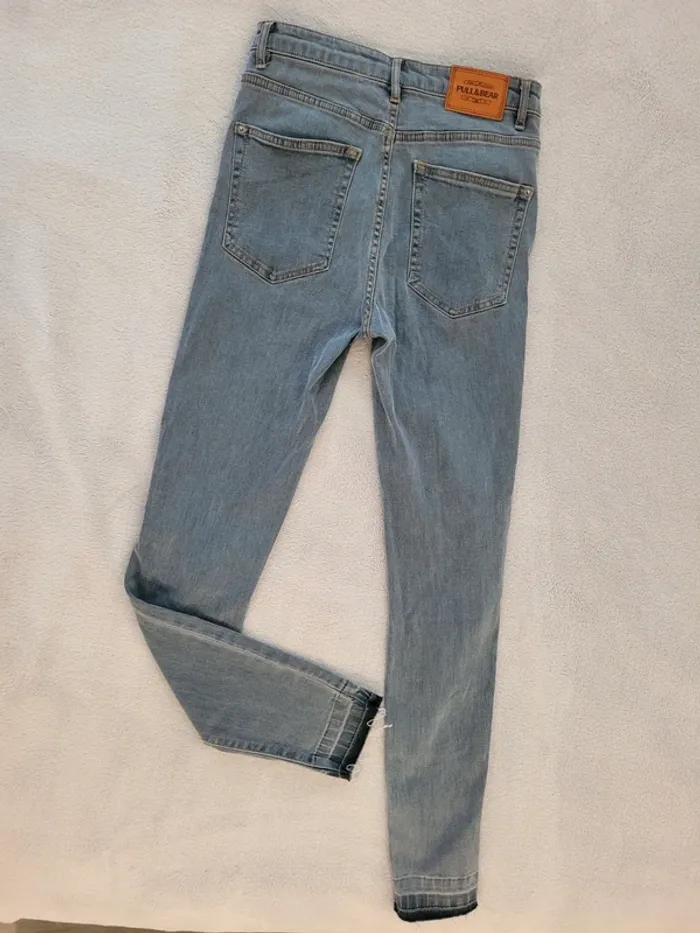 Jean Pull&Bear, taille 38. Neuf - photo numéro 2