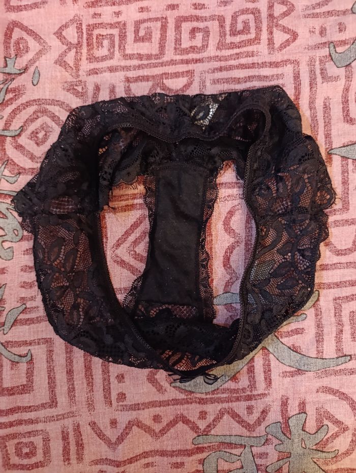 Culotte noir a dentelle - photo numéro 3