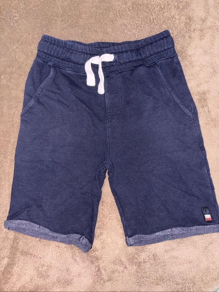 Bermuda Hero Seven garçon taille 12 ans en bon état