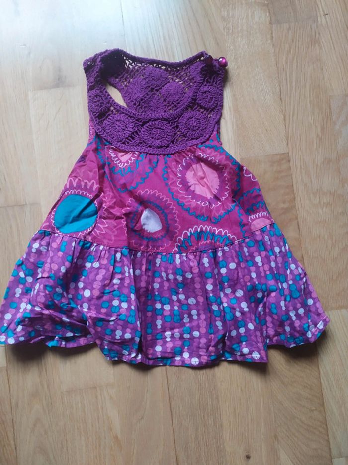 1 débardeur rose et violet