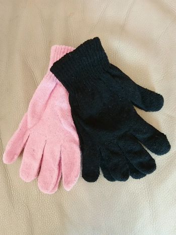 2 paires de gants neufs