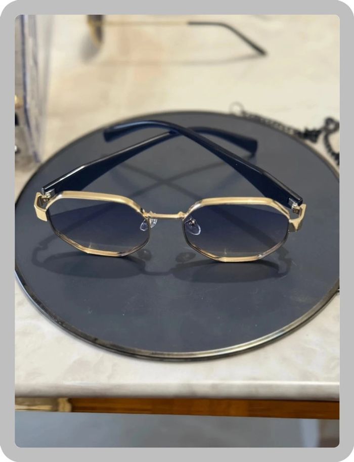 Lunette de soleil octogonale bleue - photo numéro 3