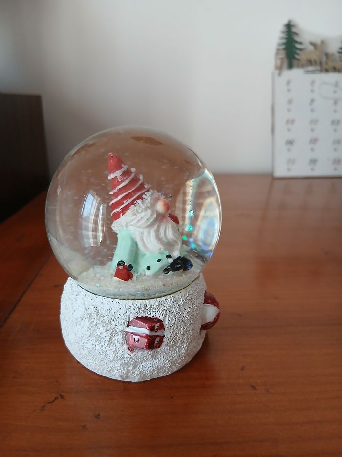Boule à neige "Petit Lutin/ Gnome" sur socle - photo numéro 2