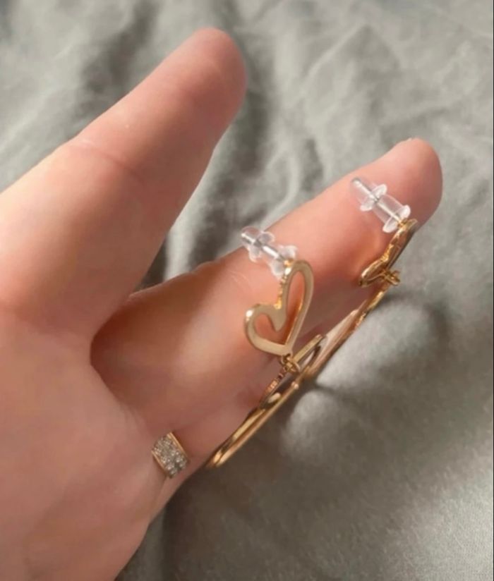 Boucles d’oreilles pendantes NEUVES pour femme forme de coeurs 💛 couleur doré - photo numéro 8