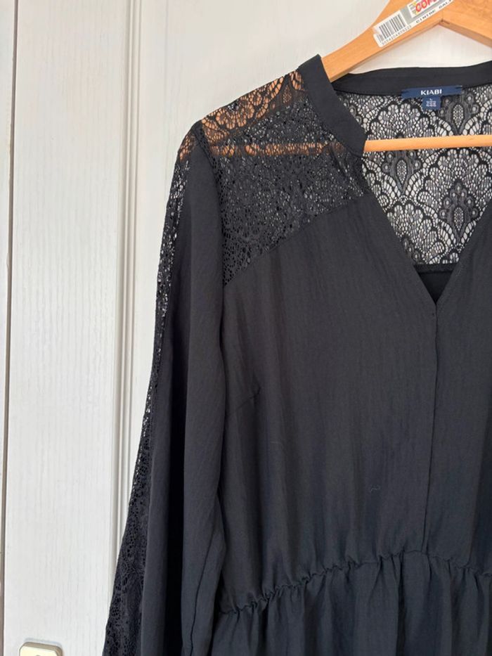 Robe noir à dentelle - photo numéro 2