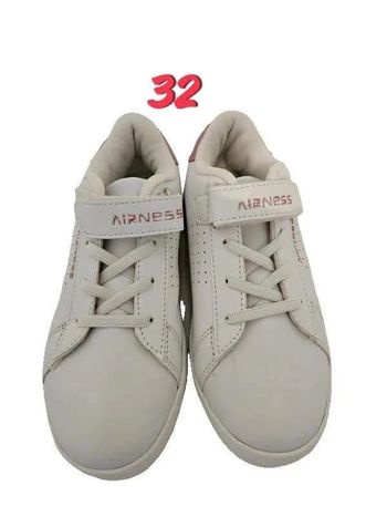 Basket à scratch  rose et blanc " Airness" / 32