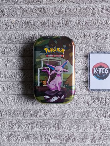 Pokébox Mini Tin EV08.5 Évolutions Prismatiques – Mentali – Pokémon JCC