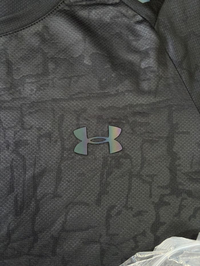 Ensemble Under Armour T-Shirt avec motif et Short Fluorescent Taille L - photo numéro 5