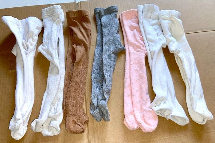 Lot de 7 collants divers couleurs bon état taille 6 mois