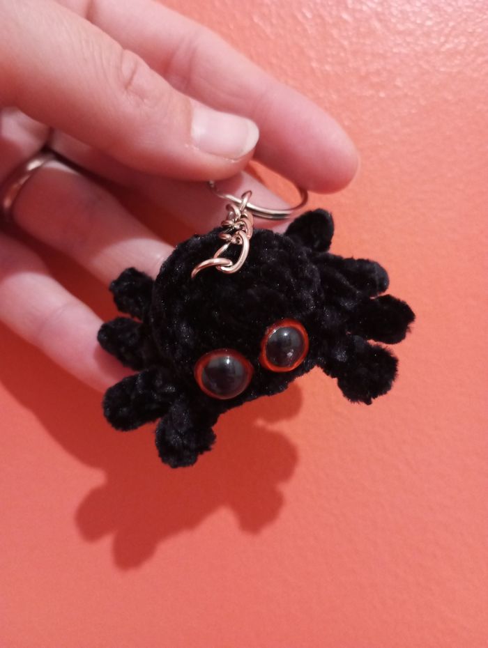 Halloween : porte-clés petite araignée au crochet - photo numéro 6