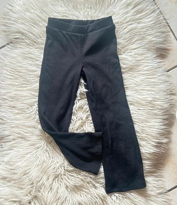 Fille 👧🏻 Pantalon pat’deph noir côtelé H&M 2/3 ans