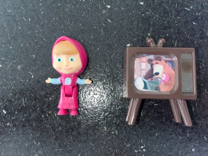 Masha, Michka, figurine, télé, pour la maison