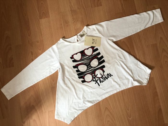 Joli T-shirt blanc ML T. 8 ans fille Neuf avec étiquette