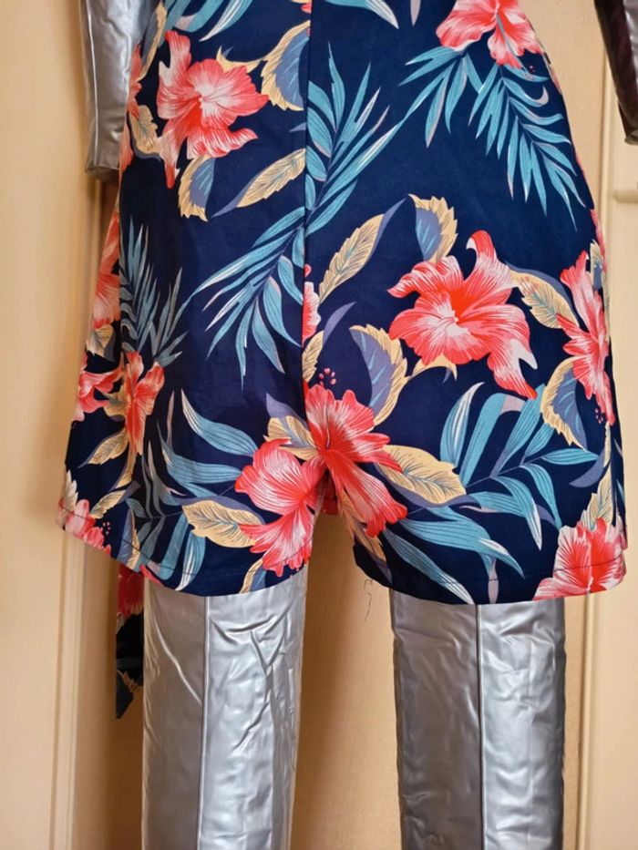 Combi short et dos nu. Marque shein. (A26). - photo numéro 3