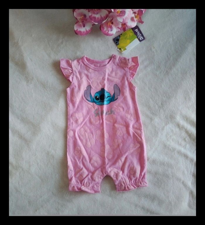 Combinaison Stitch taille 3 mois neuve
