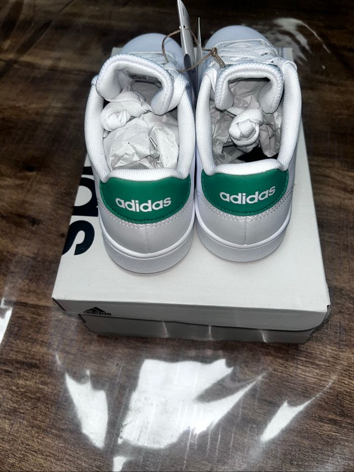 Baskets adidas neuf - photo numéro 4