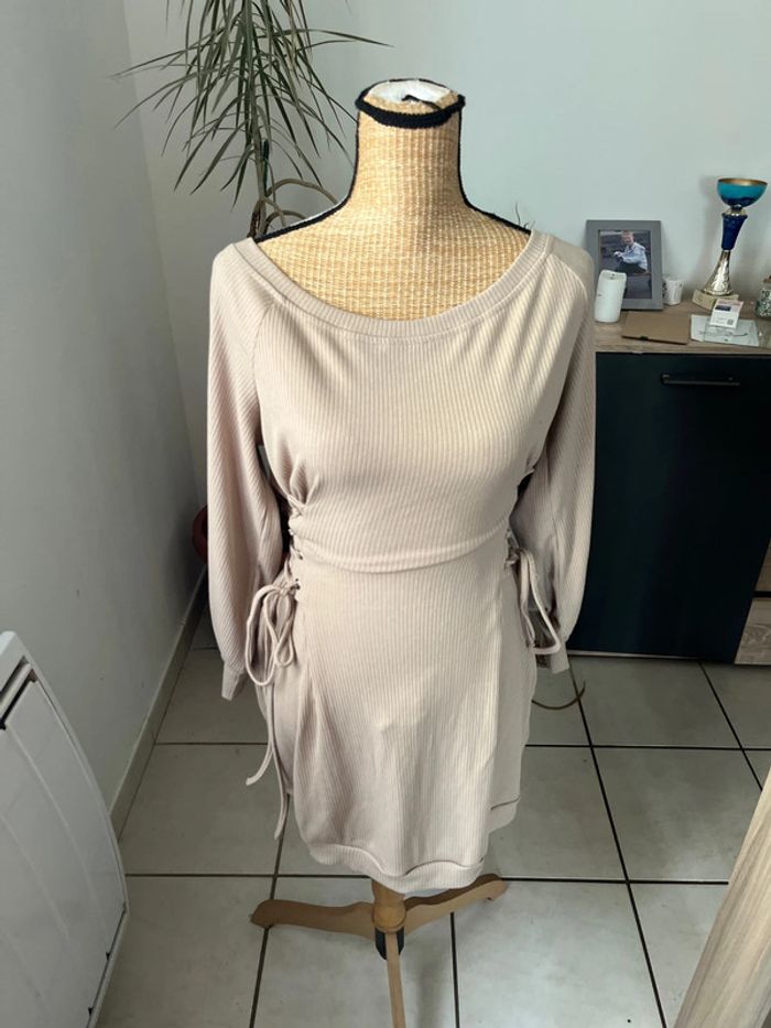 Robe pull épaules dénudées
