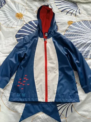 Superbe imperméable requin tuc tuc 4 ans tbe
