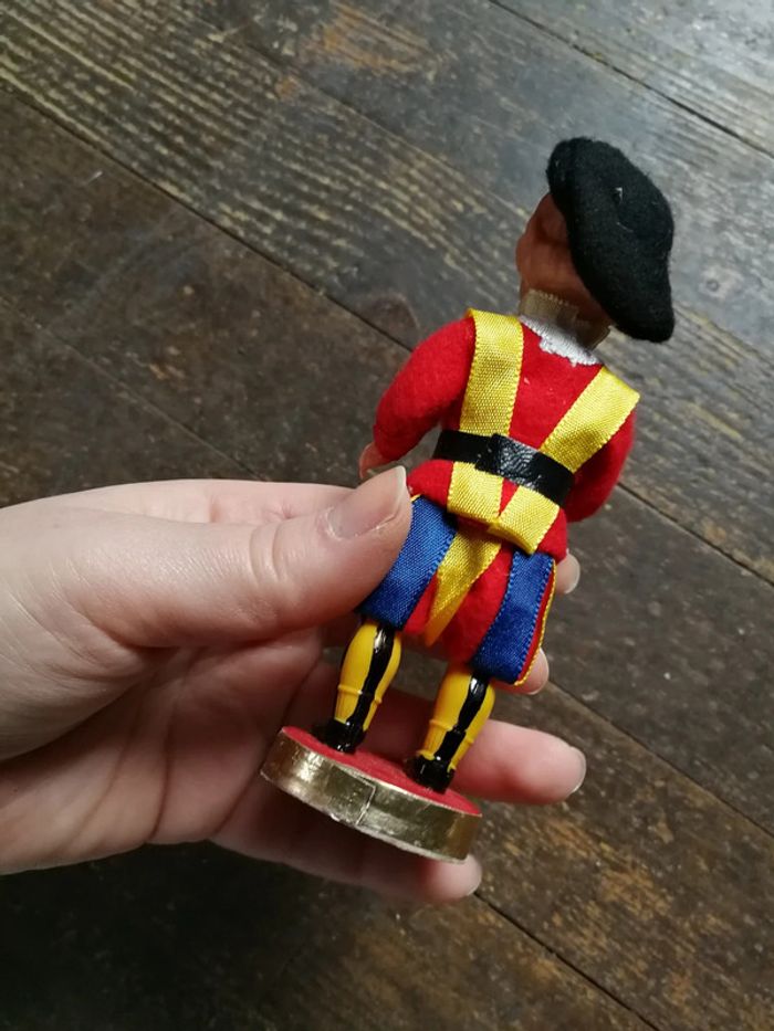 Poupée folklorique ancienne monde Garde Vatican Rome - photo numéro 4