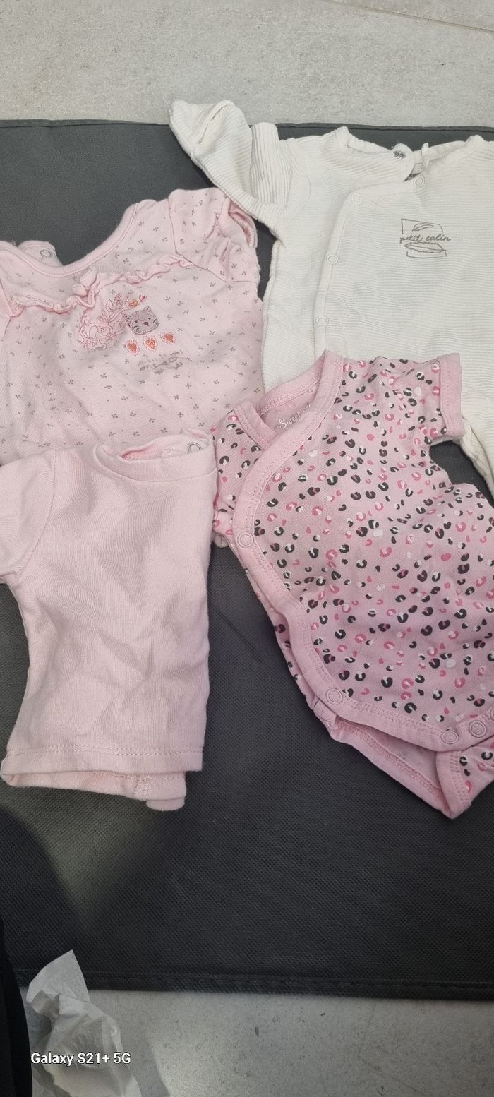 Lot de vêtements naissance