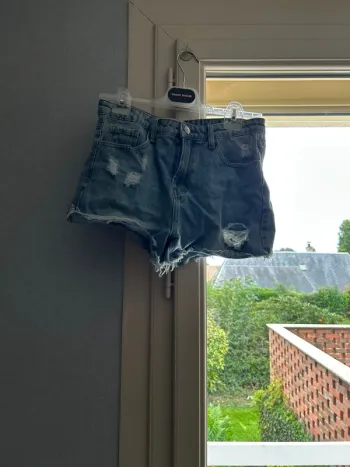 Short avec trou
