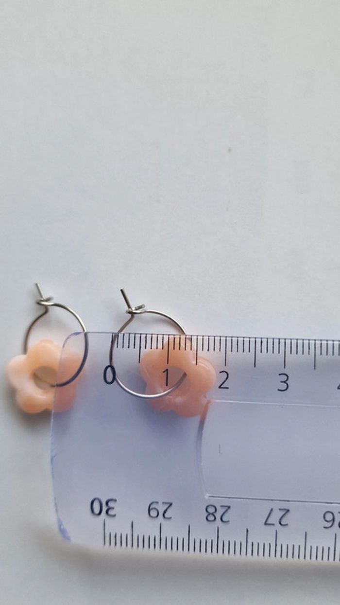 Boucle d'oreille créoles et fleurs abricot - photo numéro 2