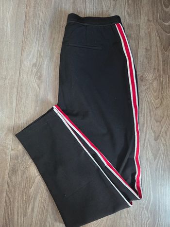 Pantalon court noir avec bandes