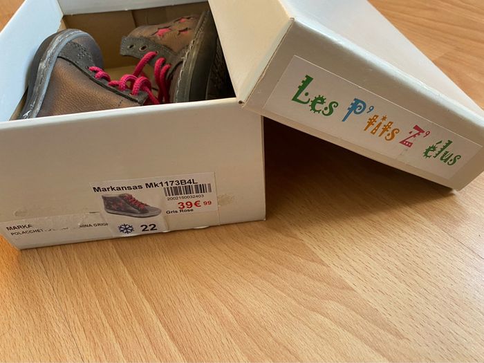 Jolie paire de chaussures/bottines en cuir T. 22 fille neuve avec boîte - photo numéro 4