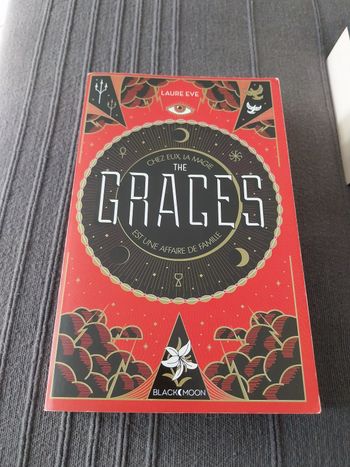 Roman The Graces tome 1 Laure Eve Hachette