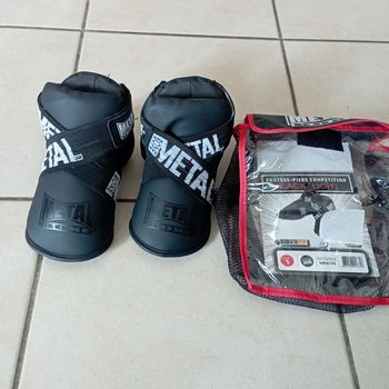 Protège pieds métal boxe 