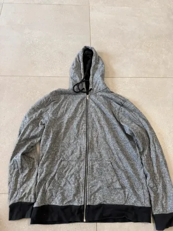 Sweat zippé H&M gris, taille M, bon état,