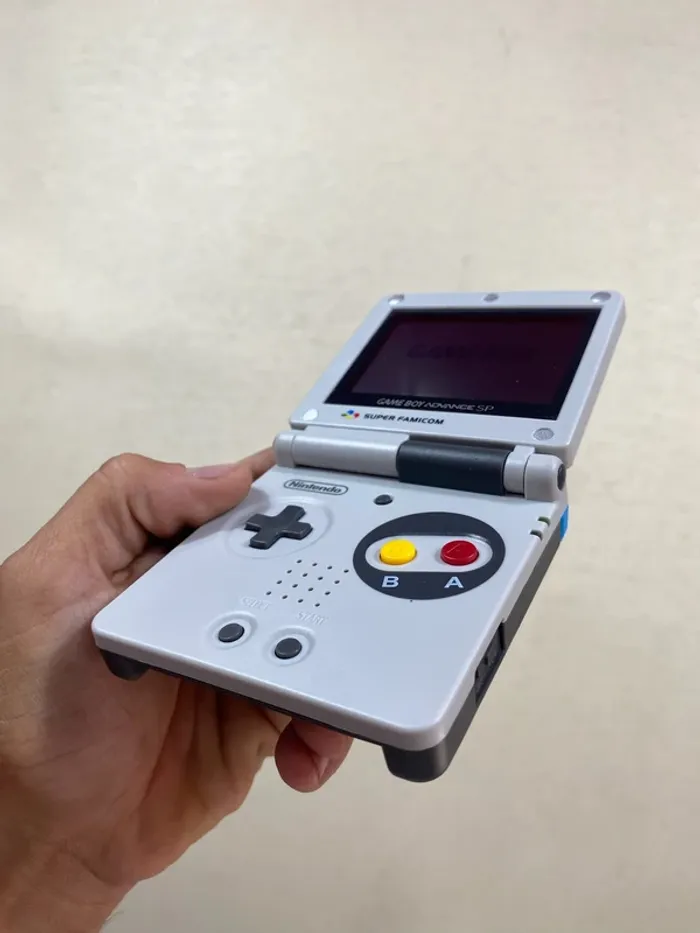 Game Boy Advance SP Super Famicom – Écran AGS-101 rétro-éclairé 🇯🇵 - photo numéro 2