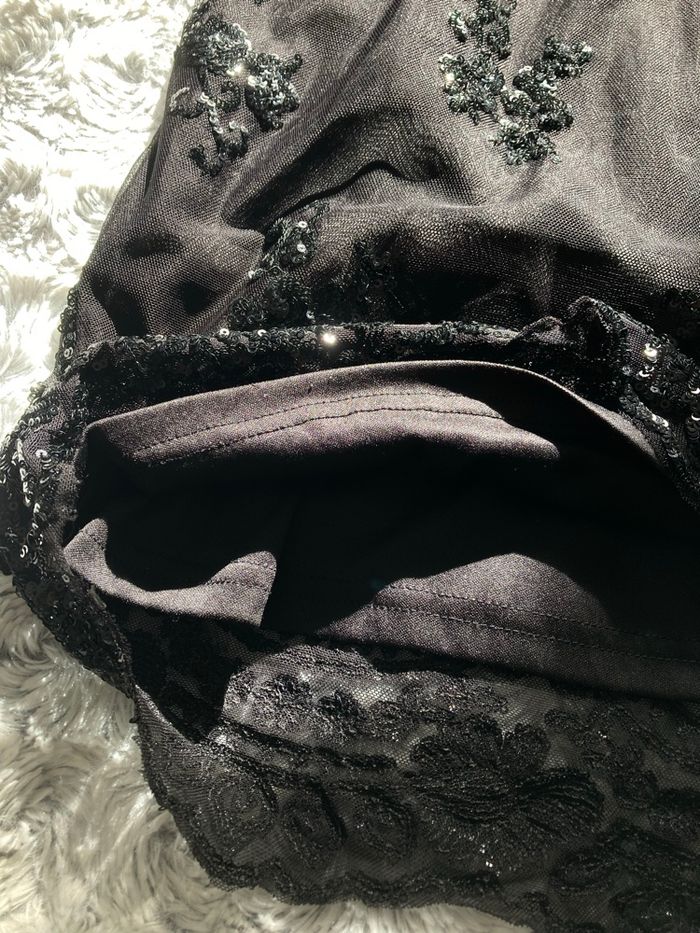 Robe noire moulante à sequins - photo numéro 7