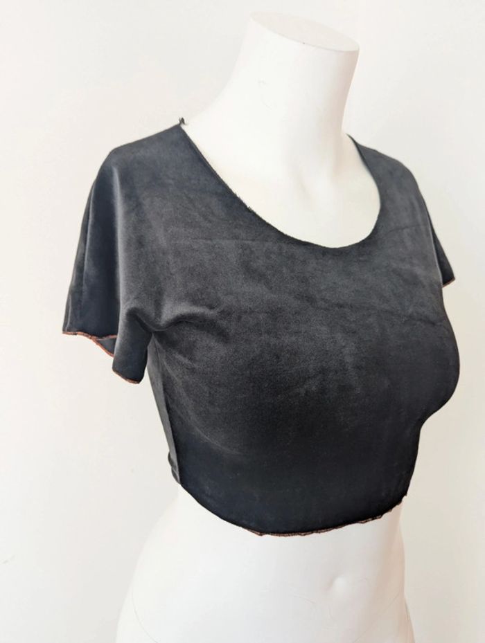 Top court noir velours taille 40 L - photo numéro 2